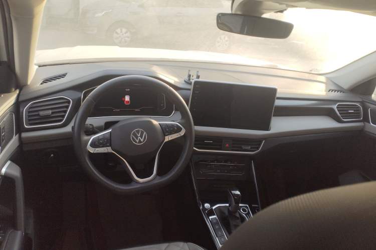 Used Volkswagen Tayron 2023 300TSI Two-Wheel-Drive Luxury Plus Advanced Edition Steering Wheel