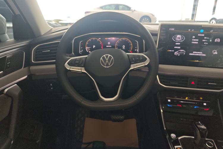 Used Volkswagen Tayron 2023 330TSI Two-Wheel-Drive Luxury Plus Advanced Version Steering Wheel
