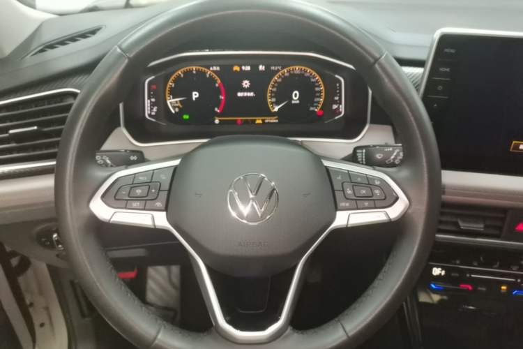 Used Volkswagen Tayron 2023 330TSI Two-Wheel-Drive Luxury Plus Advanced Version Steering Wheel