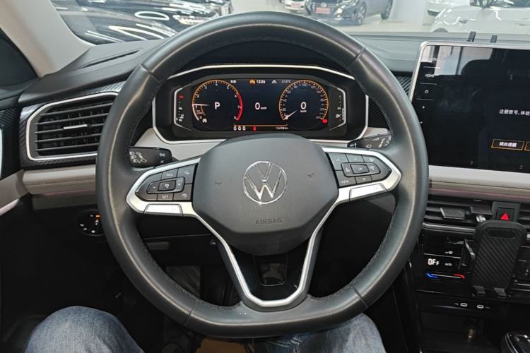 Used Volkswagen Tayron 2023 330TSI Two-Wheel-Drive Luxury Plus Advanced Version Steering Wheel