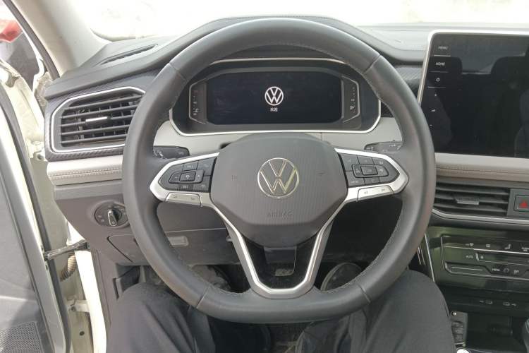 Used Volkswagen Tayron 2023 300TSI Two-Wheel-Drive Luxury Plus Advanced Edition Steering Wheel