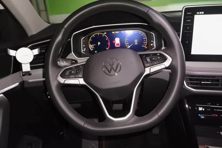 Used Volkswagen Tayron 2023 330TSI Two-Wheel-Drive Luxury Plus Advanced Version Steering Wheel
