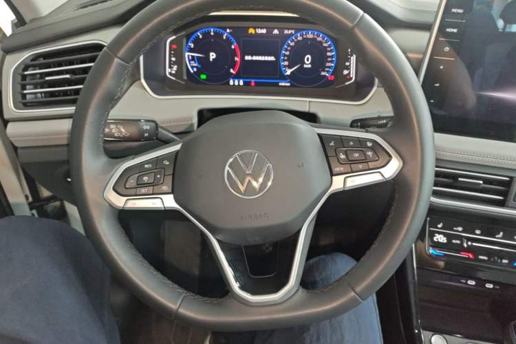 Used Volkswagen Tayron 2023 Revised Version 380TSI All-Wheel Drive R-Line High-Energy Edition Steering Wheel