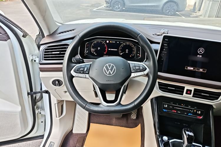 Used Volkswagen Tayron 2023 330TSI Two-Wheel-Drive Luxury Plus Advanced Version Steering Wheel
