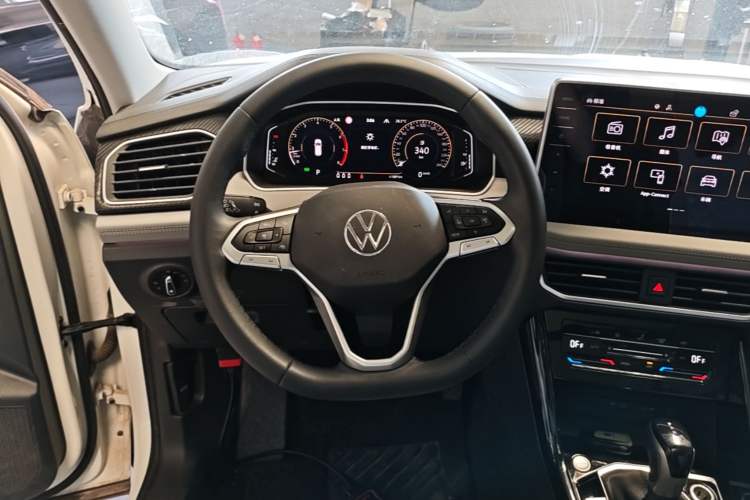 Used Volkswagen Tayron 2023 300TSI Two-Wheel-Drive Luxury Plus Advanced Edition Steering Wheel