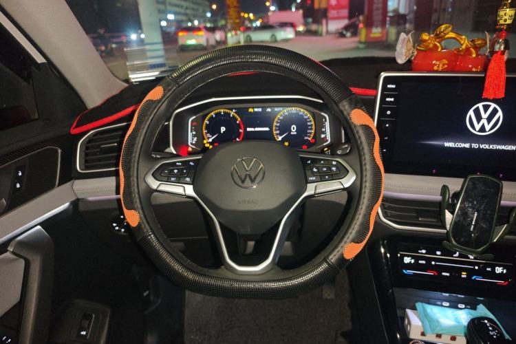 Used Volkswagen Tayron 2023 330TSI Two-Wheel-Drive Luxury Plus Advanced Version Steering Wheel