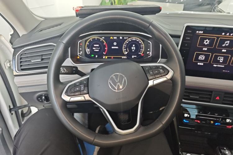 Used Volkswagen Tayron 2023 300TSI Two-Wheel-Drive Luxury Plus Advanced Edition Steering Wheel