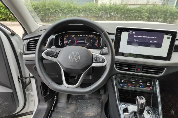 Used Volkswagen Tayron 2023 330TSI Two-Wheel-Drive Luxury Plus Advanced Version Steering Wheel