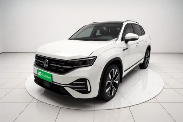 Ojetý Volkswagen Tayron 2023 Revised Version 380TSI All-Wheel Drive R-Line Pro Smart Edition