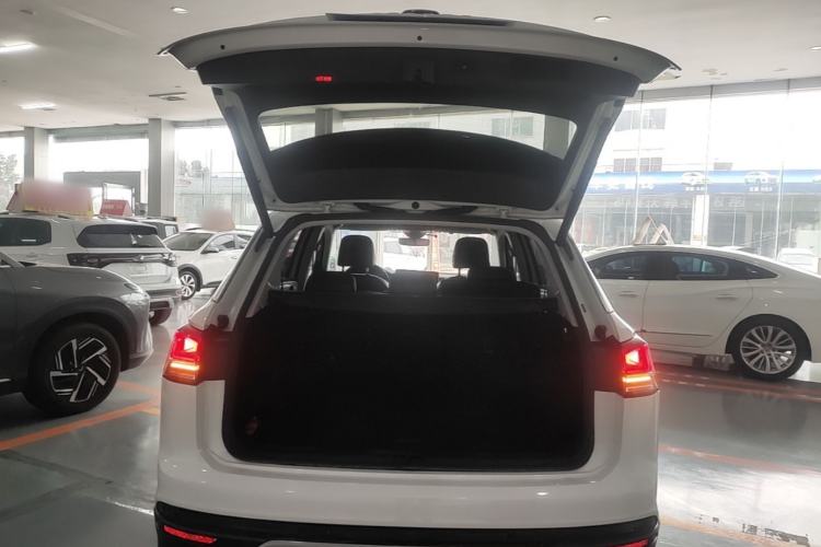 Used Volkswagen Tayron 2023 300TSI Two-Wheel-Drive Luxury Plus Advanced Edition Trunk