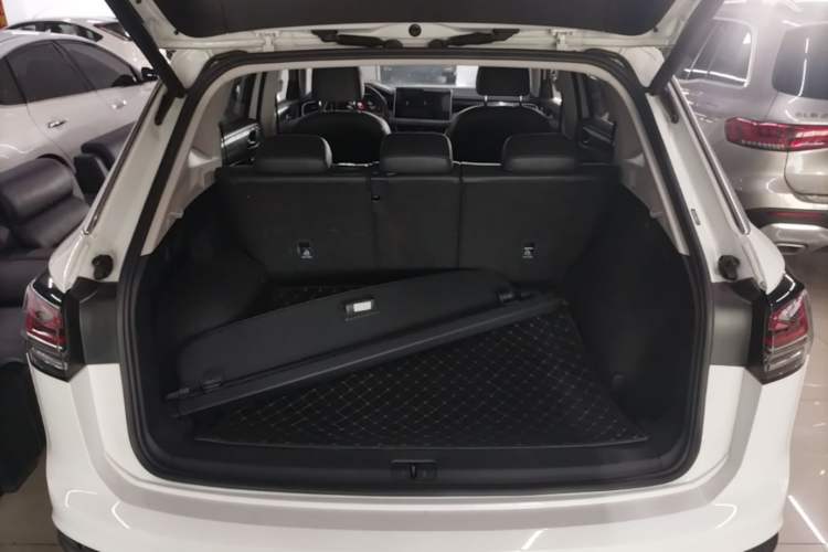 Used Volkswagen Tayron 2023 300TSI Two-Wheel-Drive Luxury Plus Advanced Edition Trunk