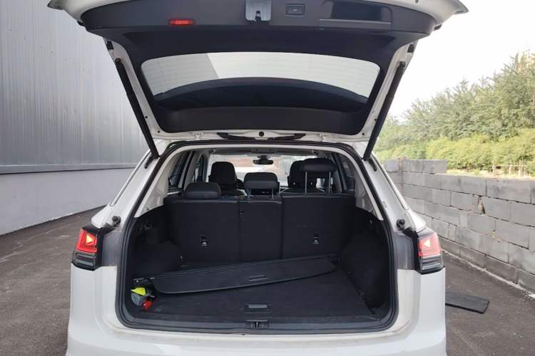 Used Volkswagen Tayron 2023 300TSI Two-Wheel-Drive Luxury Plus Advanced Edition Trunk