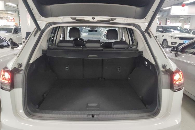 Used Volkswagen Tayron 2023 280TSI Two-Wheel-Drive Luxury Plus Advanced Version Trunk
