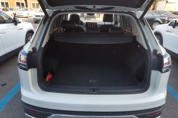 Used Volkswagen Tayron 2023 300TSI Two-Wheel-Drive Luxury Plus Advanced Edition Trunk