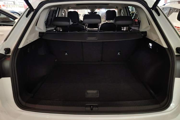 Used Volkswagen Tayron 2023 300TSI Two-Wheel-Drive Luxury Plus Advanced Edition Trunk