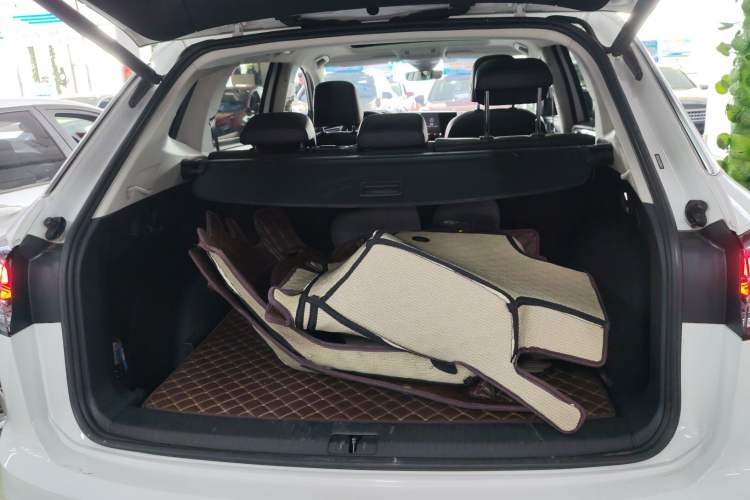 Used Volkswagen Tayron 2023 330TSI Two-Wheel-Drive Luxury Plus Advanced Version Trunk