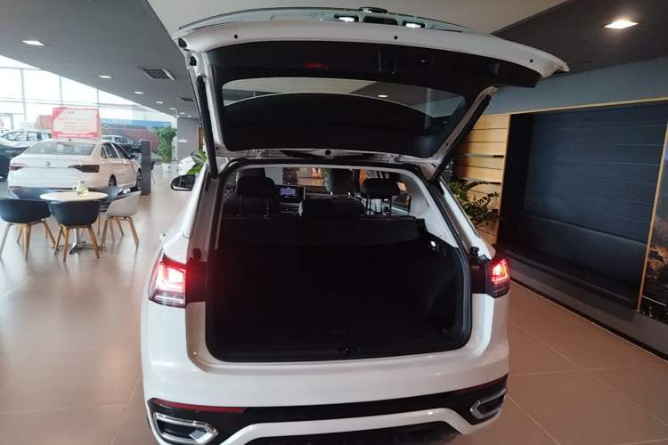 Used Volkswagen Tayron 2023 Revised Version 380TSI All-Wheel Drive R-Line High-Energy Edition Trunk