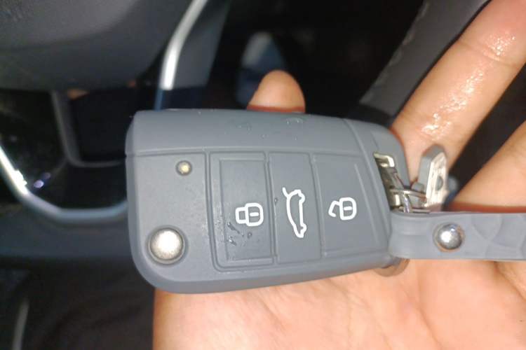 Used Volkswagen Tayron 2023 330TSI Two-Wheel-Drive R-Line High-Energy Version Vehicle Key