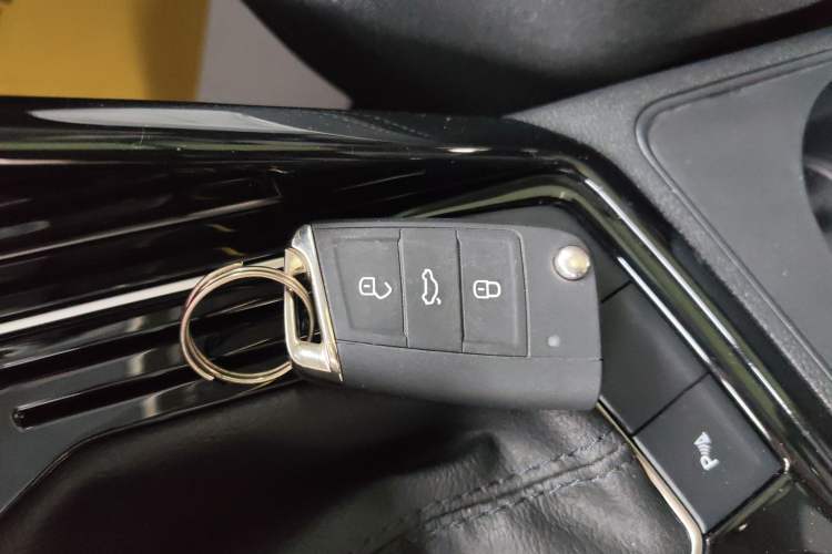 Used Volkswagen Tayron 2023 330TSI Two-Wheel-Drive Luxury Plus Advanced Version Vehicle Key