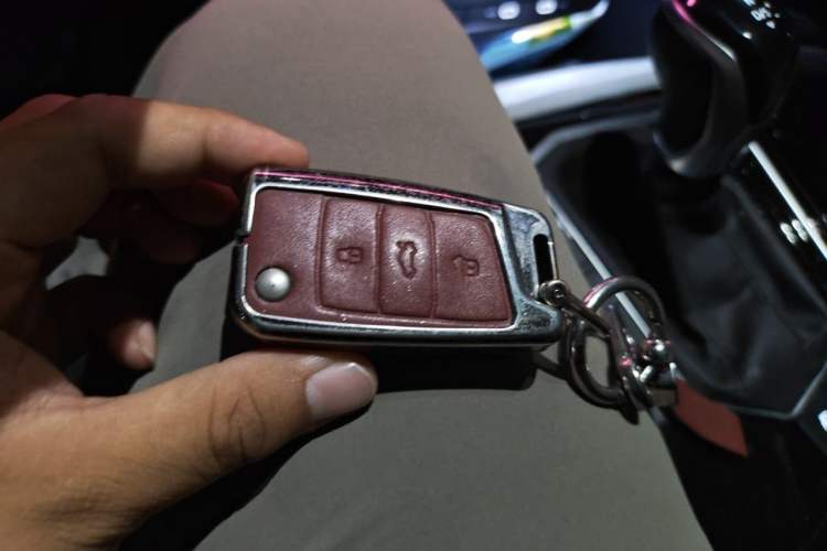 Used Volkswagen Tayron 2023 330TSI Two-Wheel-Drive R-Line High-Energy Version Vehicle Key