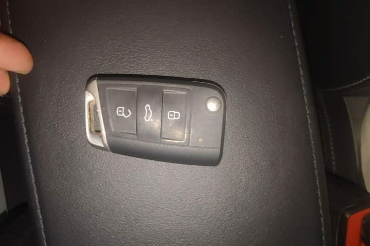 Used Volkswagen Tayron 2023 330TSI Two-Wheel-Drive R-Line High-Energy Version Vehicle Key