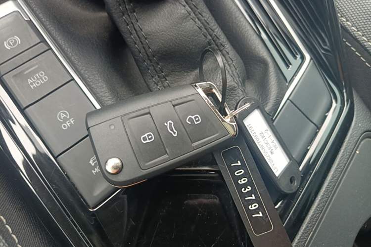 Used Volkswagen Tayron 2023 300TSI Two-Wheel-Drive Luxury Plus Advanced Edition Vehicle Key