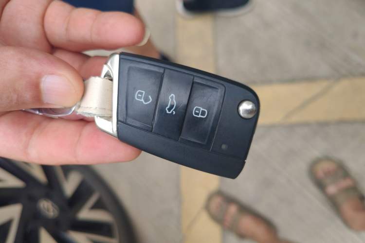 Used Volkswagen Tayron 2023 330TSI Two-Wheel-Drive R-Line High-Energy Version Vehicle Key