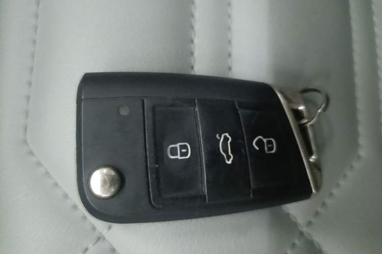 Used Volkswagen Tayron 2023 330TSI Two-Wheel-Drive Luxury Plus Advanced Version Vehicle Key