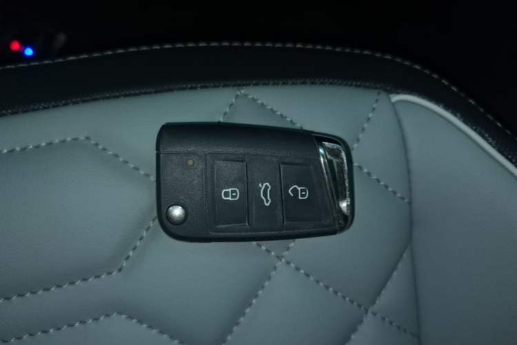 Used Volkswagen Tayron 2023 330TSI Two-Wheel-Drive Luxury Plus Advanced Version Vehicle Key