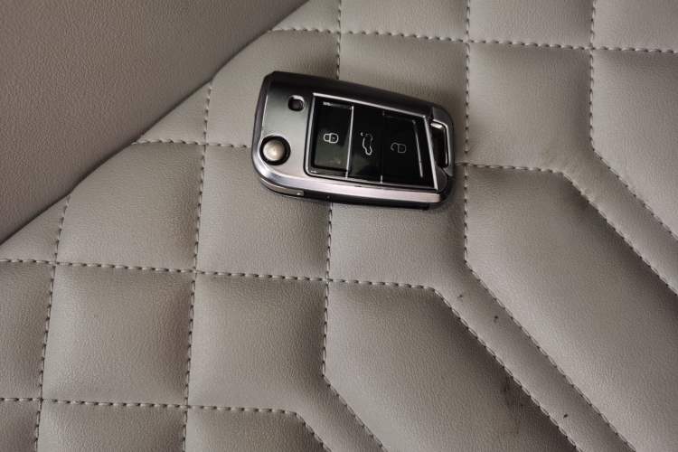 Used Volkswagen Tayron 2023 280TSI Two-Wheel-Drive Luxury Plus Advanced Version Vehicle Key