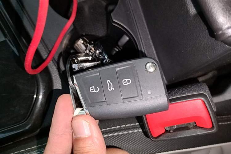 Used Volkswagen Tayron 2023 300TSI Two-Wheel-Drive Luxury Plus Advanced Edition Vehicle Key