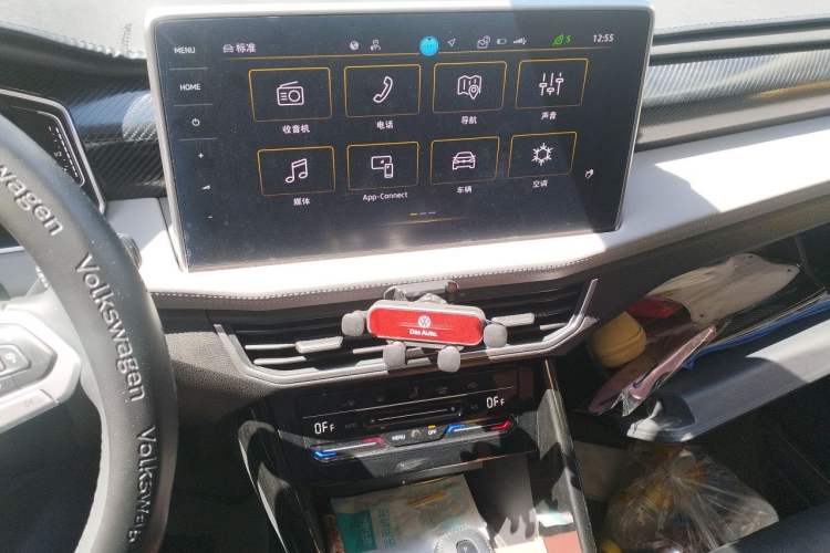 Used Volkswagen Tayron 2024 300TSI Two-Wheel-Drive Luxury Plus Advanced Version Audio And AC Panel