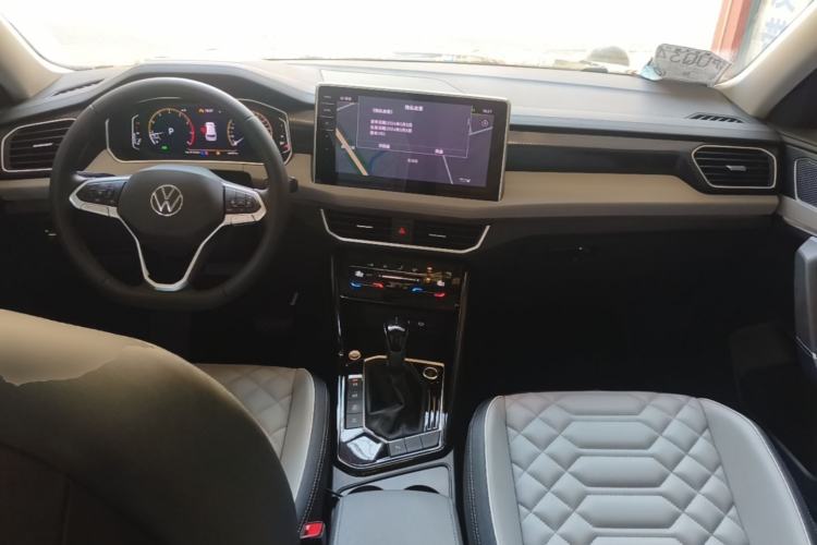Used Volkswagen Tayron 2024 330TSI Two-Wheel Drive Luxury Plus Advanced Version Center Console