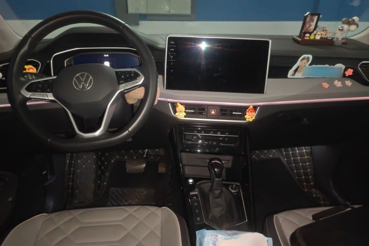 Used Volkswagen Tayron 2024 300TSI Two-Wheel-Drive Luxury Plus Advanced Version Center Console