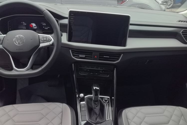 Used Volkswagen Tayron 2024 330TSI Two-Wheel Drive Luxury Plus Advanced Version Center Console