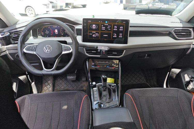 Used Volkswagen Tayron 2024 300TSI Two-Wheel-Drive Luxury Plus Advanced Version Center Console