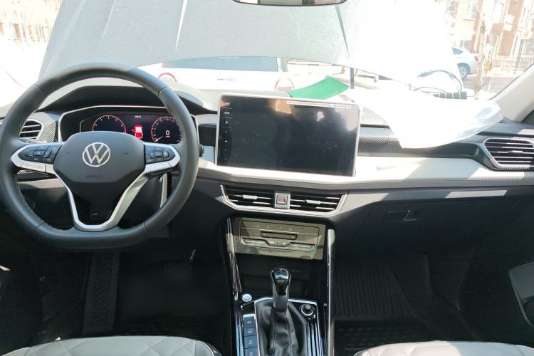 Used Volkswagen Tayron 2024 300TSI Two-Wheel-Drive Luxury Plus Advanced Version Center Console