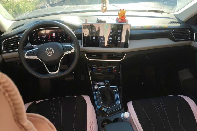 Used Volkswagen Tayron 2024 330TSI Two-Wheel Drive Luxury Plus Advanced Version Center Console