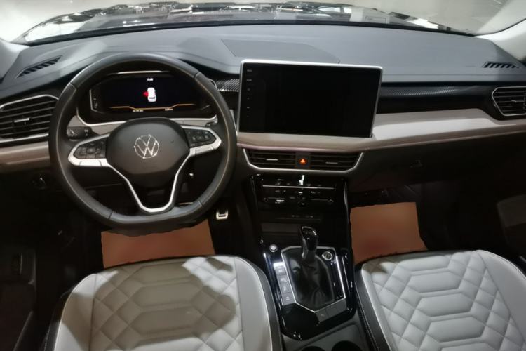 Used Volkswagen Tayron 2024 330TSI Two-Wheel Drive Luxury Plus Advanced Version Center Console