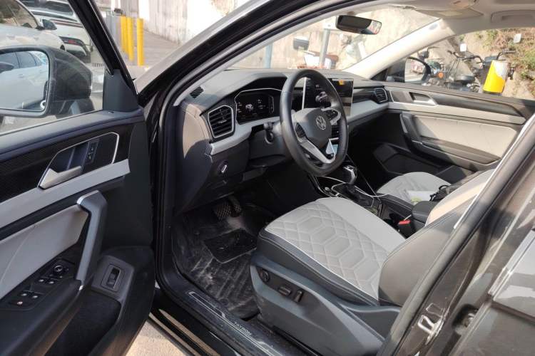 Used Volkswagen Tayron 2024 300TSI Two-Wheel-Drive Luxury Plus Advanced Version Driver Seat