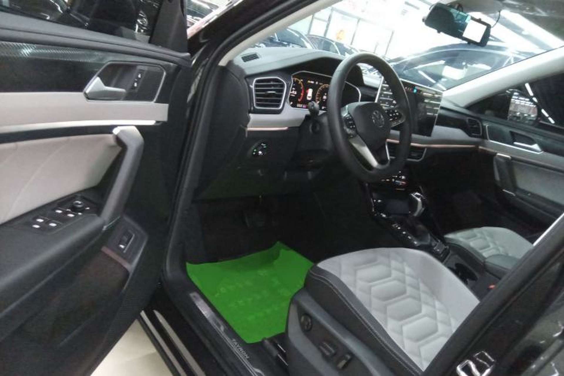 Used Volkswagen Tayron 2024 330TSI Two-Wheel Drive Luxury Plus Advanced Version Driver Seat