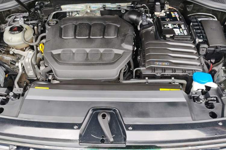 Used Volkswagen Tayron 2024 330TSI Two-Wheel Drive Luxury Plus Advanced Version Engine Bay