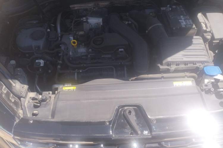 Used Volkswagen Tayron 2024 300TSI Two-Wheel-Drive Luxury Plus Advanced Version Engine Bay