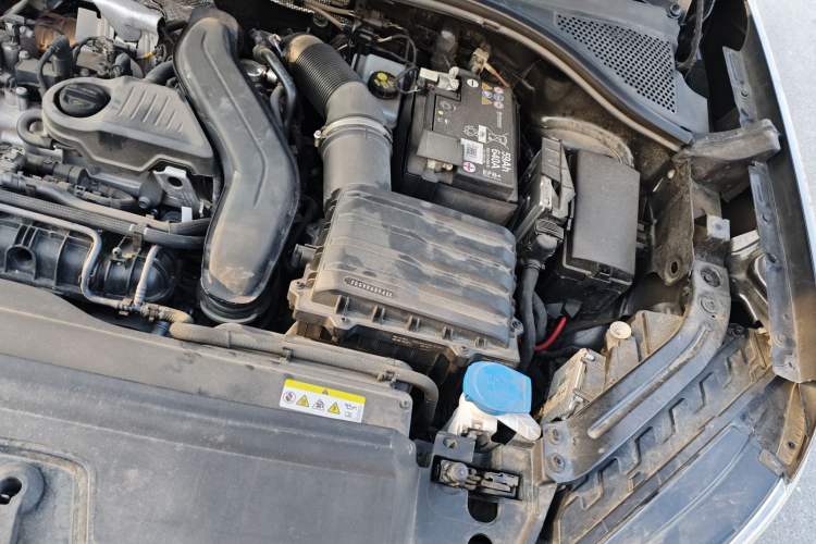 Used Volkswagen Tayron 2024 300TSI Two-Wheel-Drive Luxury Plus Advanced Version Engine Bay Left