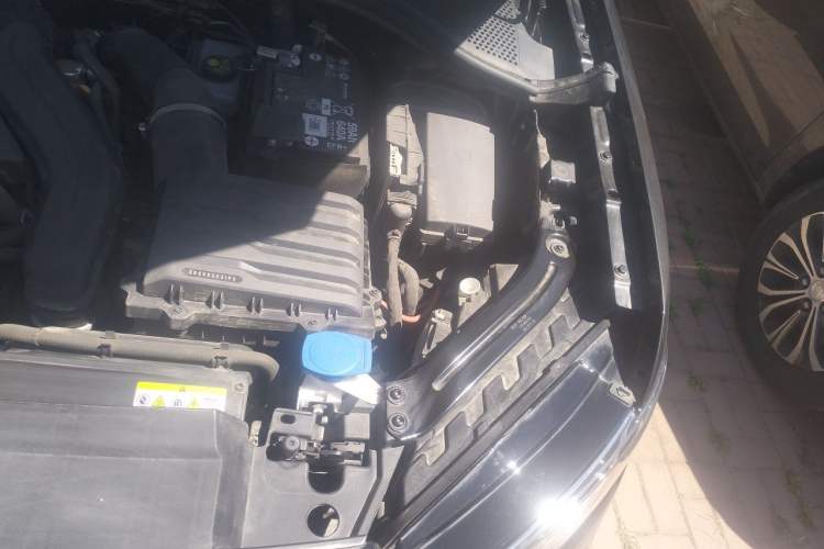 Used Volkswagen Tayron 2024 300TSI Two-Wheel-Drive Luxury Plus Advanced Version Engine Bay Left
