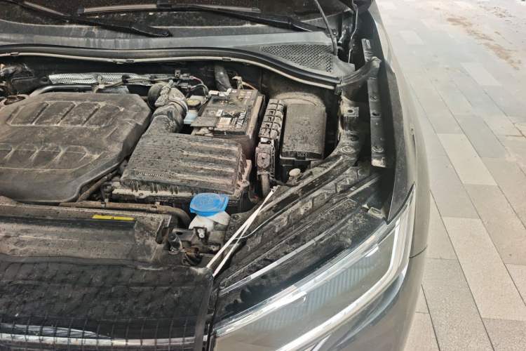 Used Volkswagen Tayron 2024 330TSI Two-Wheel Drive Luxury Plus Advanced Version Engine Bay Left