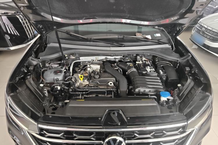Used Volkswagen Tayron 2024 300TSI Two-Wheel-Drive Luxury Plus Advanced Version Engine Bay