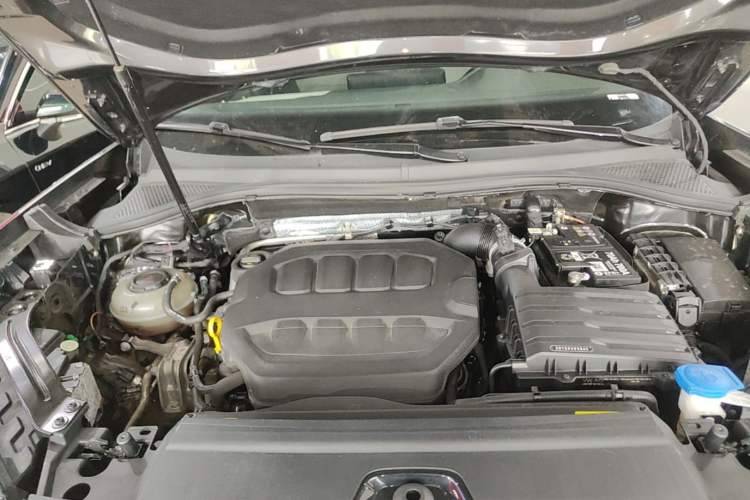 Used Volkswagen Tayron 2024 330TSI Two-Wheel Drive Luxury Plus Advanced Version Engine Bay