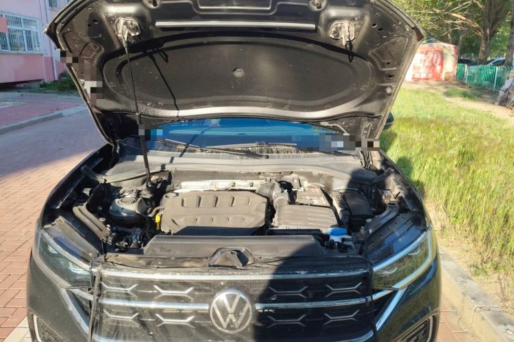 Used Volkswagen Tayron 2024 330TSI Two-Wheel Drive Luxury Plus Advanced Version Engine Bay