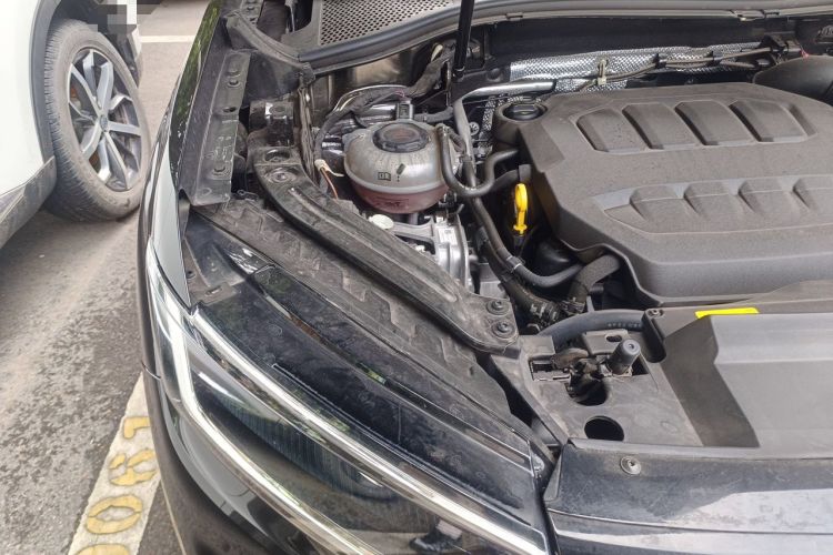 Used Volkswagen Tayron 2024 330TSI Two-Wheel Drive Luxury Plus Advanced Version Engine Bay Right